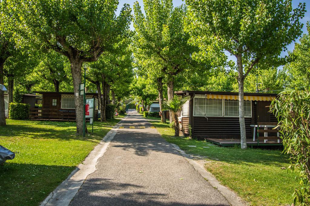 Campeggio Bruno Moniga del Garda Exteriör bild
